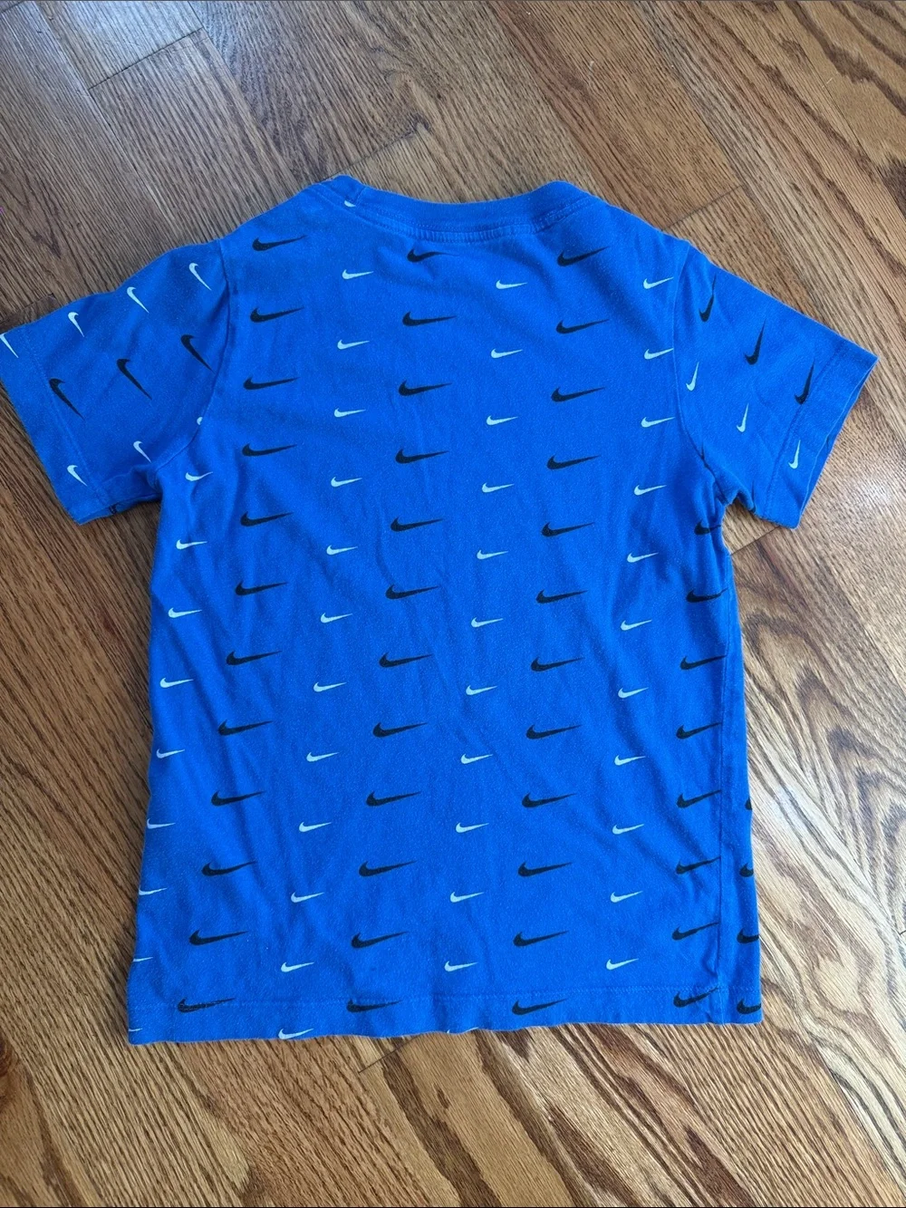 Boy’s Nike Shirt. Size Small. Excellent Condition.